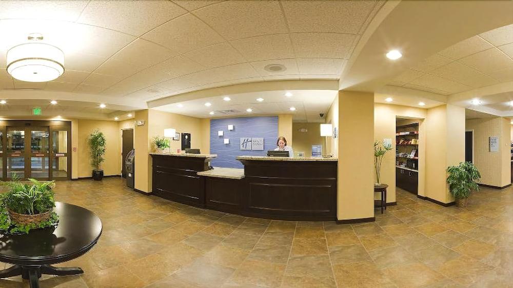 Holiday Inn Express & Suites Malone By Ihg Exterior foto