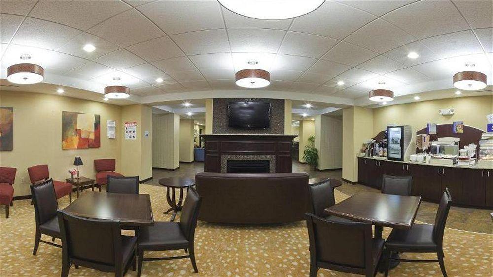 Holiday Inn Express & Suites Malone By Ihg Exterior foto