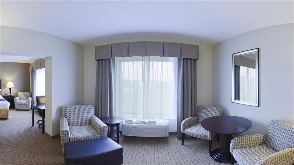 Holiday Inn Express & Suites Malone By Ihg Exterior foto