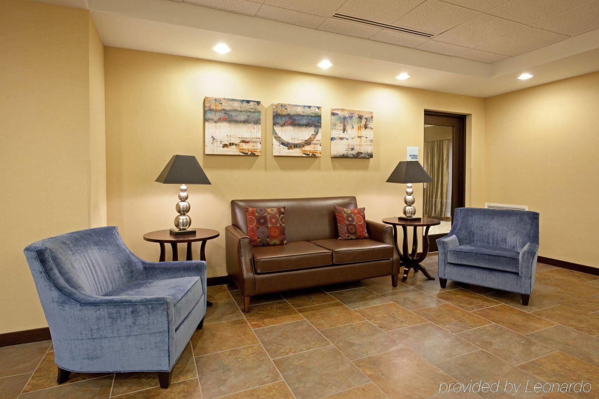 Holiday Inn Express & Suites Malone By Ihg Exterior foto