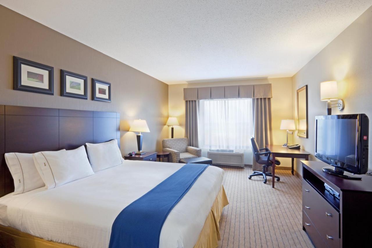 Holiday Inn Express & Suites Malone By Ihg Cameră foto